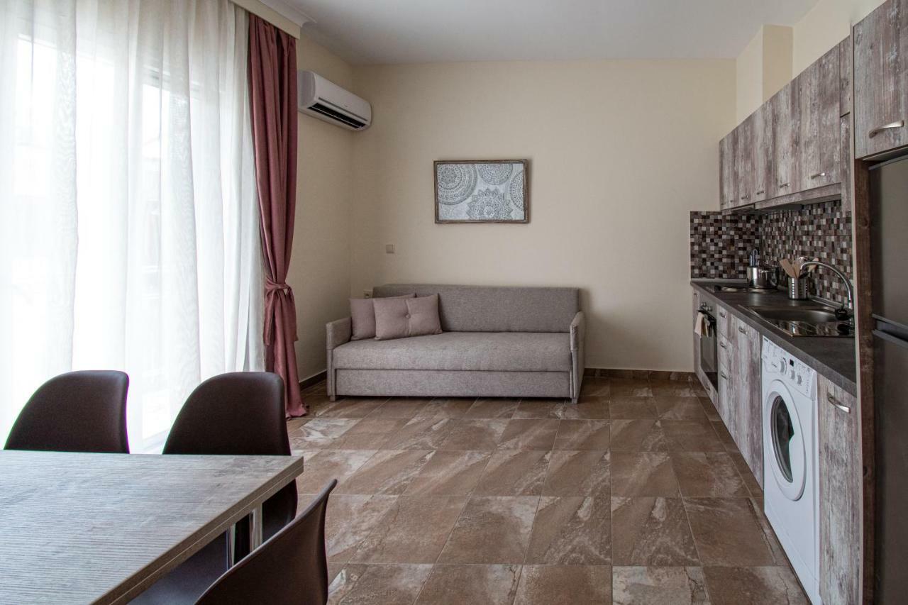 Katerina'S Luxury Apartments 리메나스 외부 사진